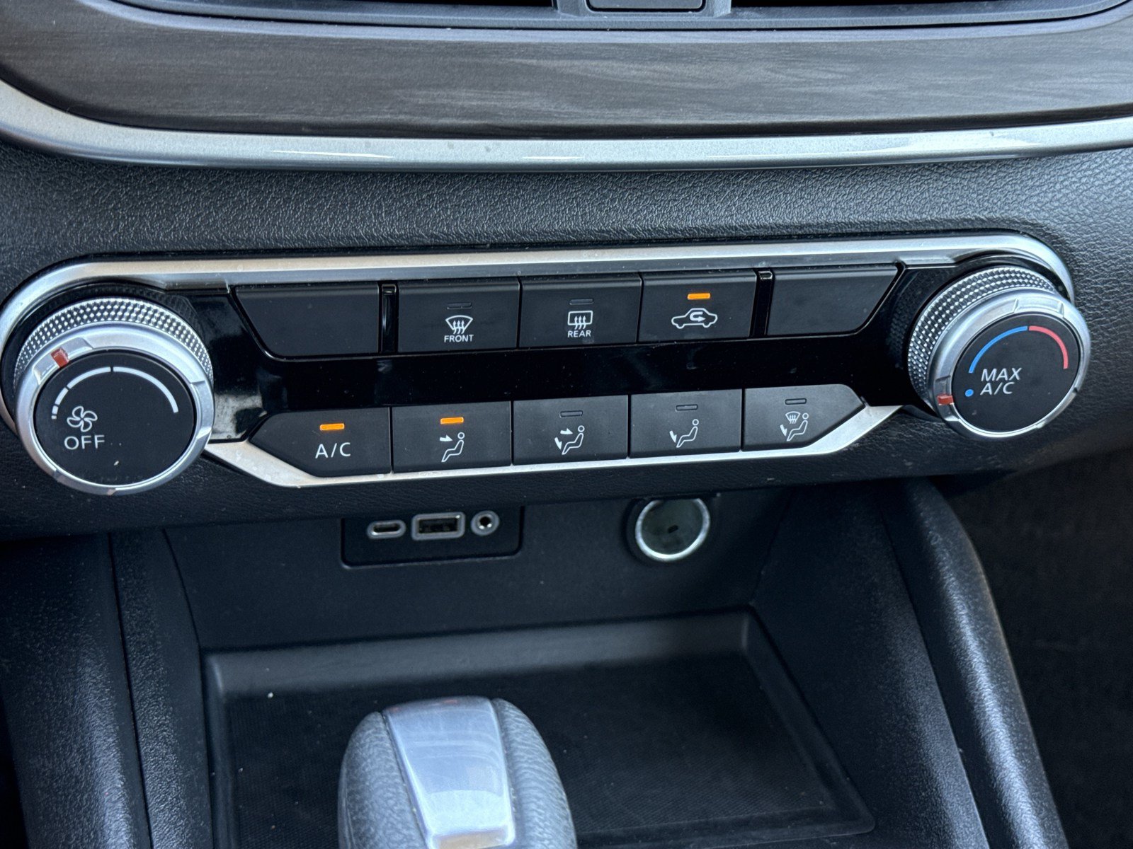 Used 2025 Nissan Altima 2.5 SV FWD image 25