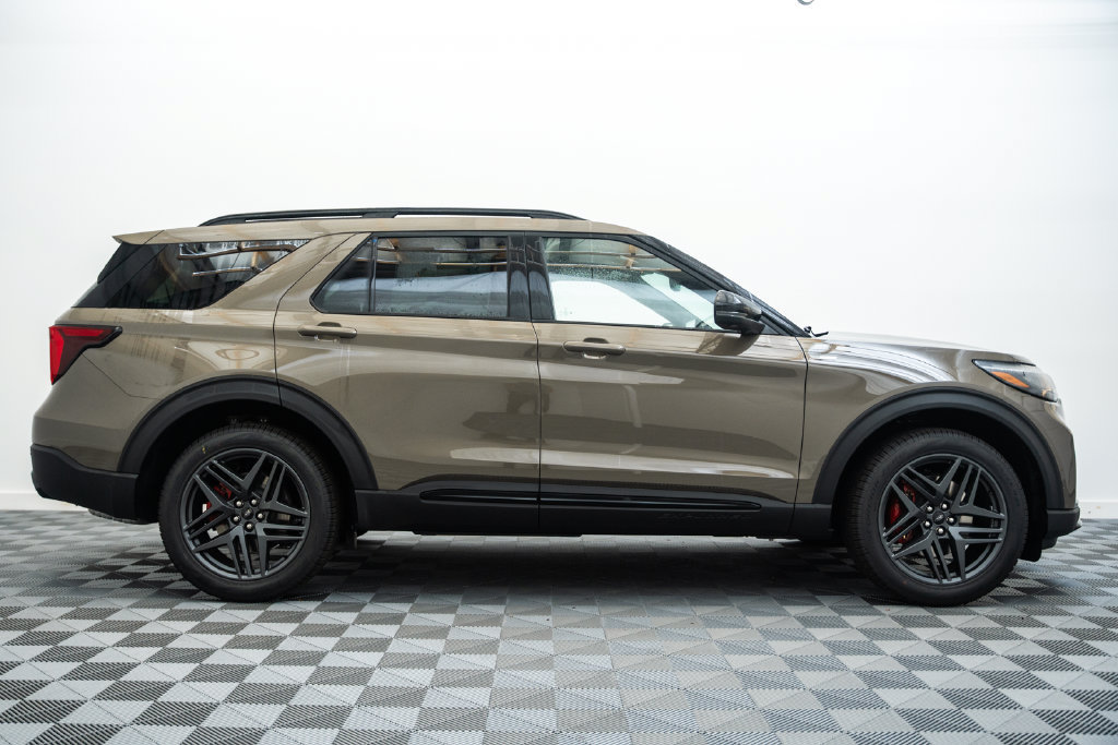 New 2027 Ford Explorer ST-Line w/ Premium Package AWD/4WD image 4