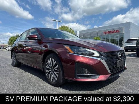 Certified 2024 Nissan Altima 2.5 SV w/ SV Premium Package AWD/4WD image 3
