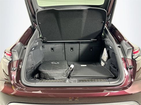 Certified 2025 Porsche Macan Electric RWD image 39