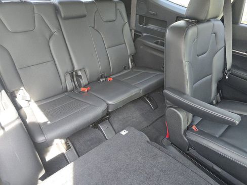 Used 2025 Kia Telluride S image 21