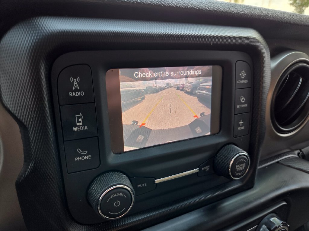 Used 2021 Jeep Gladiator Sport AWD/4WD image 32