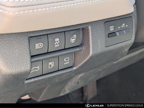 Used 2020 Toyota Avalon Limited w/ Advanced Safety Package FWD image 11