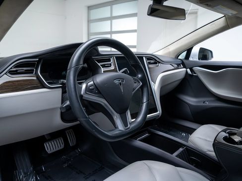 Used 2014 Tesla Model S 85 RWD image 16
