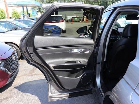 Used 2025 Genesis GV70 2.5T AWD/4WD image 24