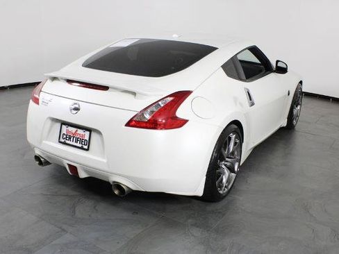 Certified 2016 Nissan 370Z Coupe RWD image 5
