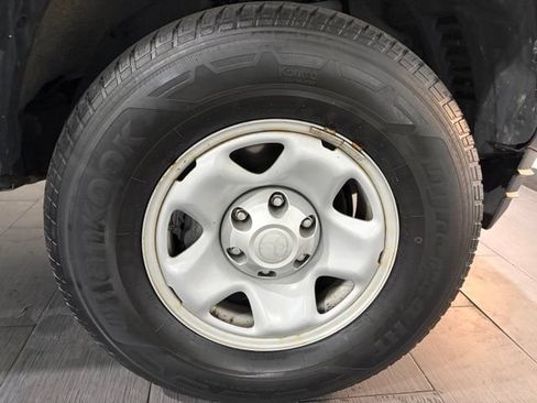 Used 2023 Toyota Tacoma SR AWD/4WD image 25
