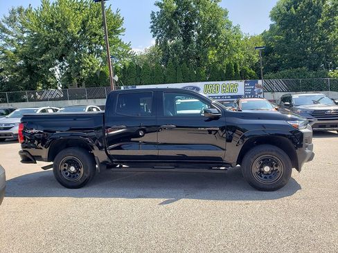 Used 2024 Chevrolet Colorado W/T w/ WT Convenience Package II AWD/4WD image 4