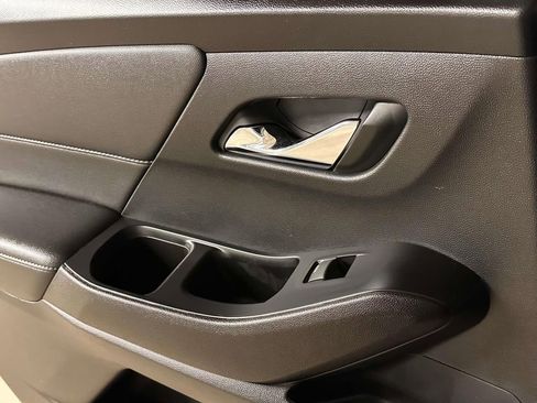 Used 2023 Chevrolet Traverse LT AWD/4WD image 22