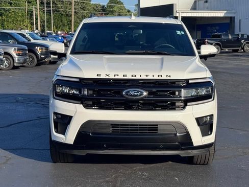 Used 2024 Ford Expedition Limited RWD image 19