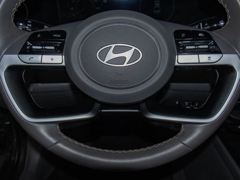 Used 2025 Hyundai Elantra SEL FWD image 12
