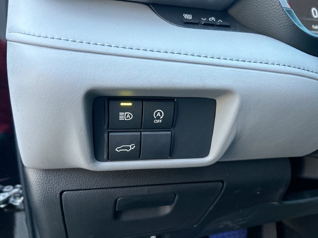 Certified 2025 Toyota Highlander XLE FWD image 14