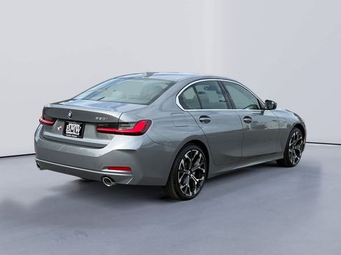 Used 2025 BMW 330i Sedan image 5