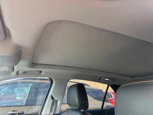 Used 2024 Chevrolet Equinox Premier image 9