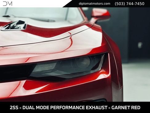 Used 2016 Chevrolet Camaro SS RWD image 11
