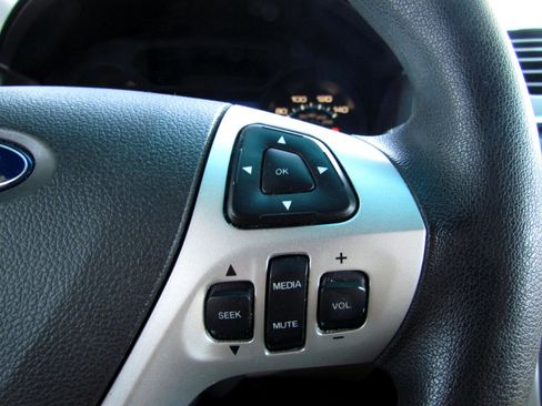 Used 2013 Ford Explorer FWD image 31