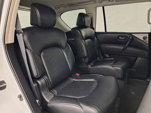 Used 2017 INFINITI QX80 4WD w/ Driver Assistance Package image 28