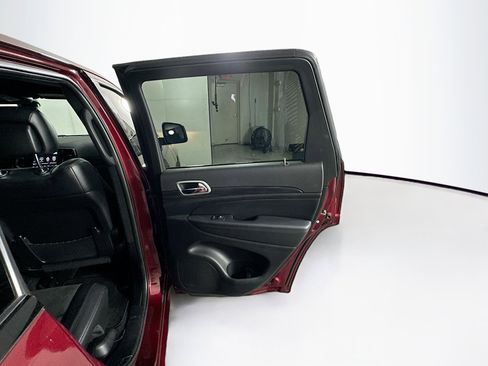 Used 2022 Jeep Grand Cherokee Laredo X image 30