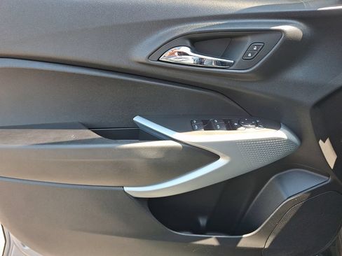 Used 2024 Chevrolet Trax LS w/ LS Convenience Package FWD image 15