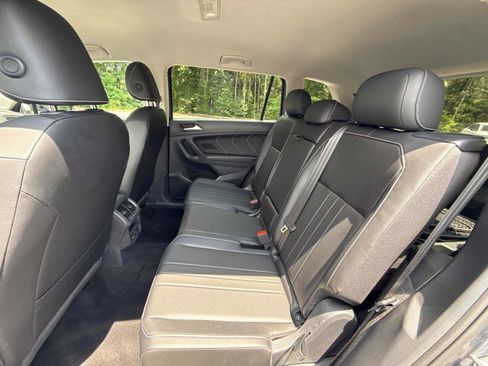 Used 2023 Volkswagen Tiguan SE FWD image 12