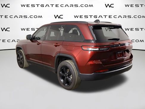 Used 2024 Jeep Grand Cherokee Altitude AWD/4WD image 49