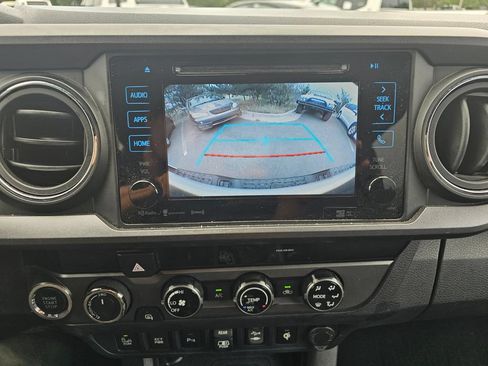 Used 2018 Toyota Tacoma TRD Sport w/ Technology Package AWD/4WD image 20