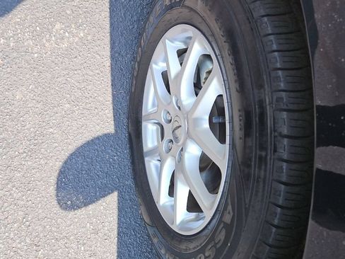 Used 2024 Chrysler Pacifica Touring-L FWD image 13
