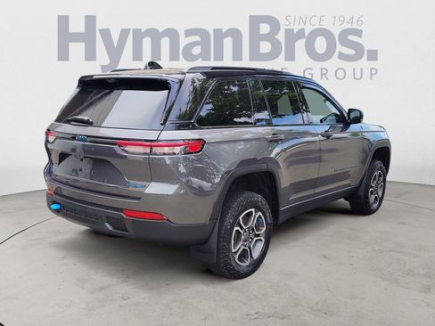Used 2023 Jeep Grand Cherokee Trailhawk w/ Luxury Tech Group III AWD/4WD image 3