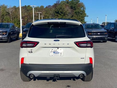 New 2025 Ford Escape SE w/ PHEV Premium Package image 4