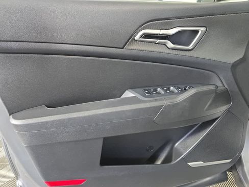 Used 2023 Kia Sportage LX image 24