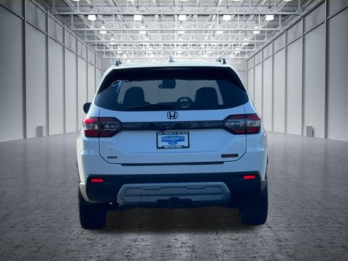 Used 2024 Honda Pilot TrailSport image 9