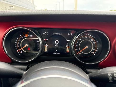 Used 2023 Jeep Wrangler Unlimited Rubicon w/ Cold Weather Group AWD/4WD image 18