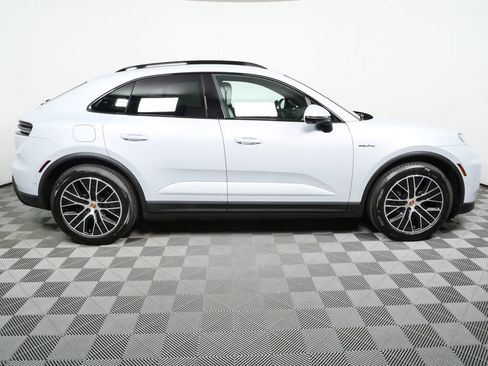 New 2026 Porsche Macan Electric RWD image 34
