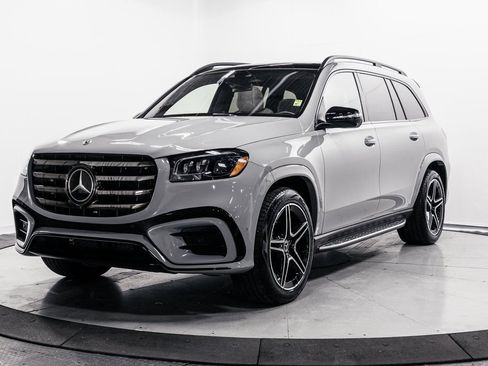 Used 2025 Mercedes-Benz GLS 450 4MATIC image 3
