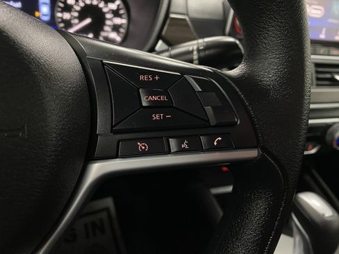 Used 2025 Nissan Altima 2.5 SV FWD image 16