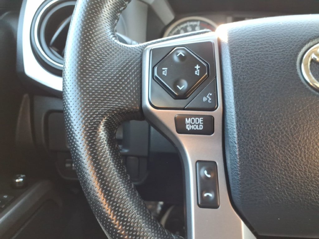 Used 2016 Toyota Tacoma SR5 w/ SR5 Appearance Package (SN) AWD/4WD image 24