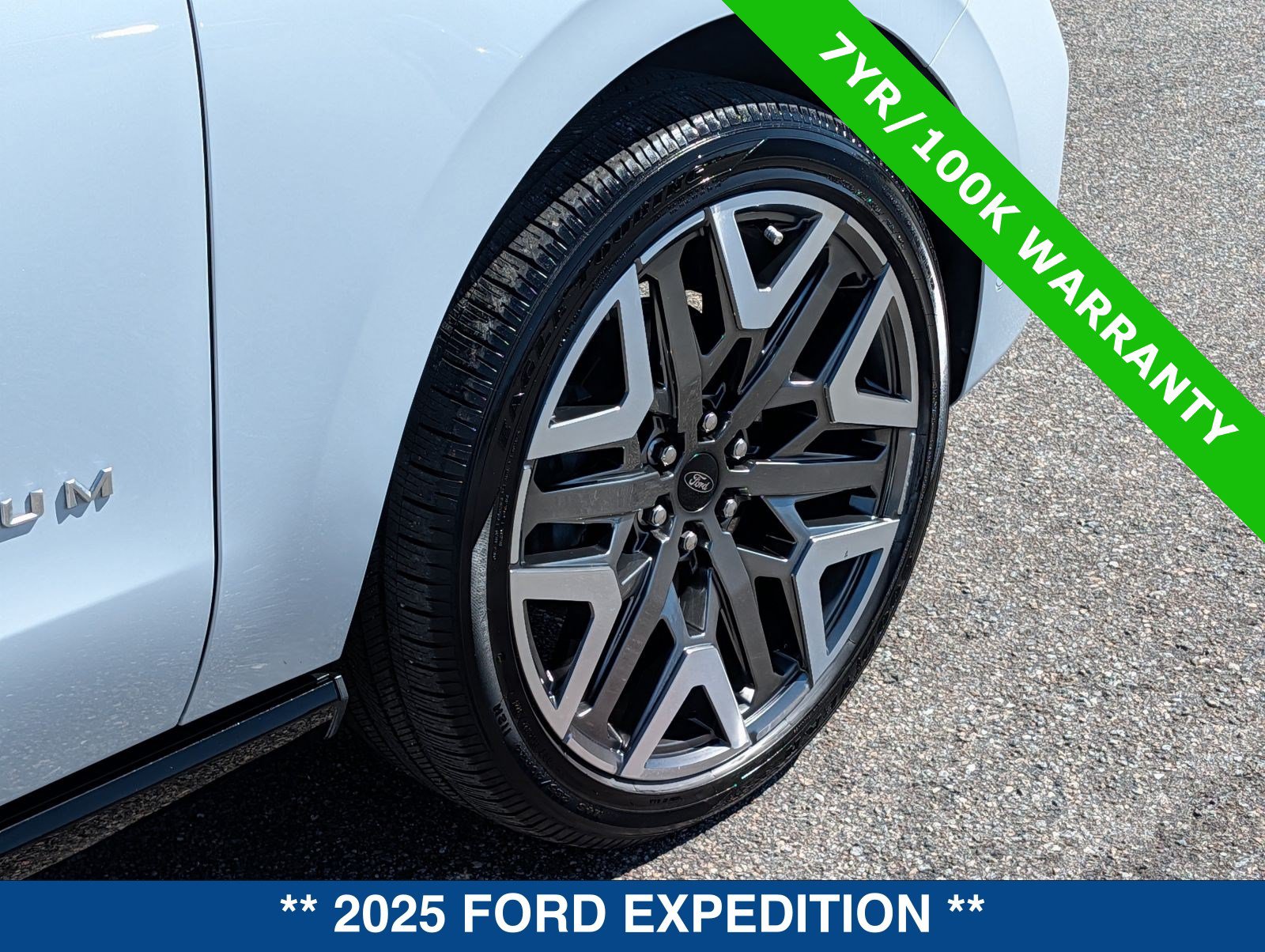 Used 2025 Ford Expedition Platinum w/ Platinum Ultimate Package AWD/4WD image 13