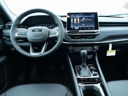 New 2026 Jeep Compass Latitude image 6