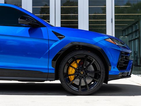 Used 2022 Lamborghini Urus image 6