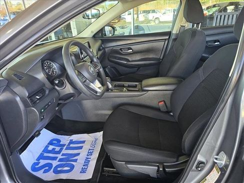 Used 2023 Nissan Sentra S image 9