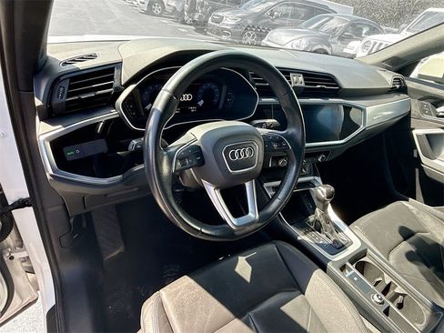 Used 2021 Audi Q3 2.0T Premium image 12