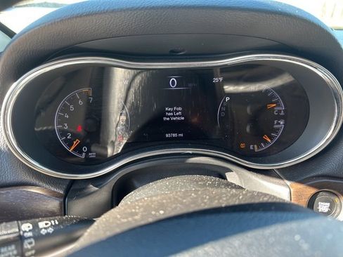 Used 2017 Jeep Grand Cherokee Limited w/ Luxury Group II image 12