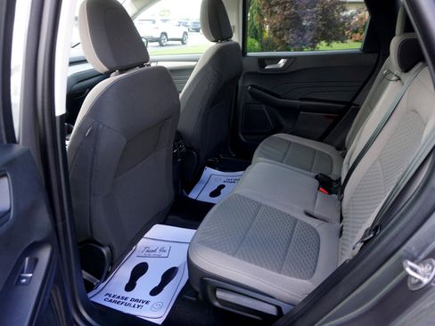 Used 2021 Ford Escape SE w/ SE Sport Appearance Package image 8