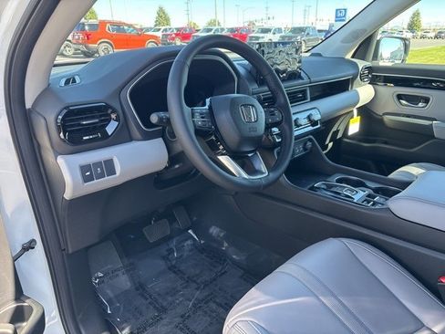 New 2025 Honda Pilot EX-L image 14