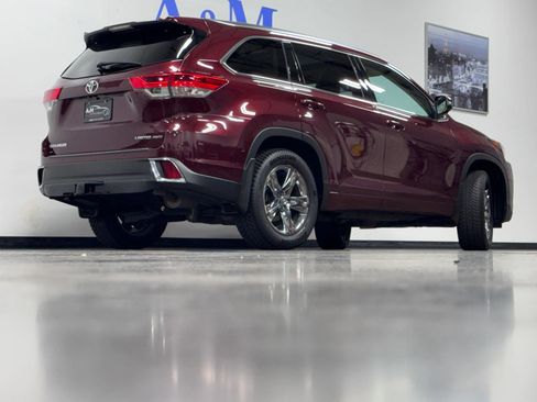 Used 2019 Toyota Highlander Limited Platinum image 5