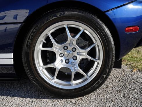 Used 2005 Ford GT image 18