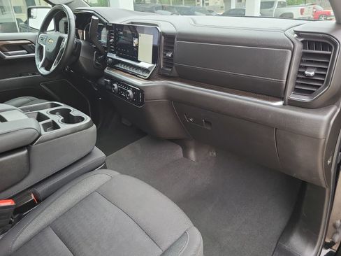 Certified 2025 Chevrolet Silverado 1500 LT AWD/4WD image 27