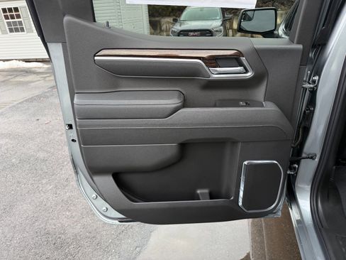 New 2026 GMC Sierra 1500 SLE w/ Max Trailering Package AWD/4WD image 17