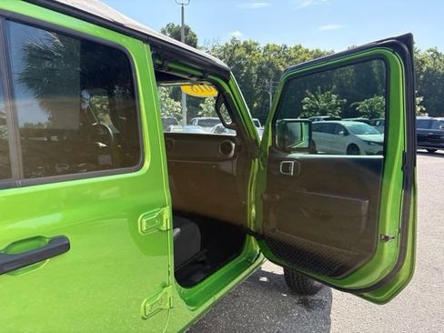 Used 2018 Jeep Wrangler Unlimited Sport AWD/4WD image 28