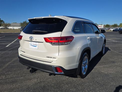 Used 2018 Toyota Highlander Limited image 4